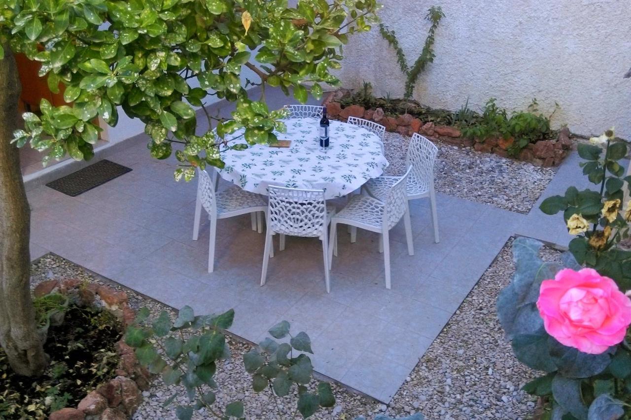 Apartments With A Parking Space Bol, Brac - 4658 외부 사진